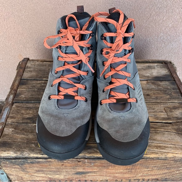 Danner Inquire Women’s Mid Hiking Boot - Picture 3 of 8